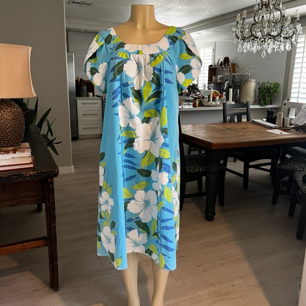 vintage ROYAL CREATIONS Blue w/ White Hibiscus Blooms MuMu Dress